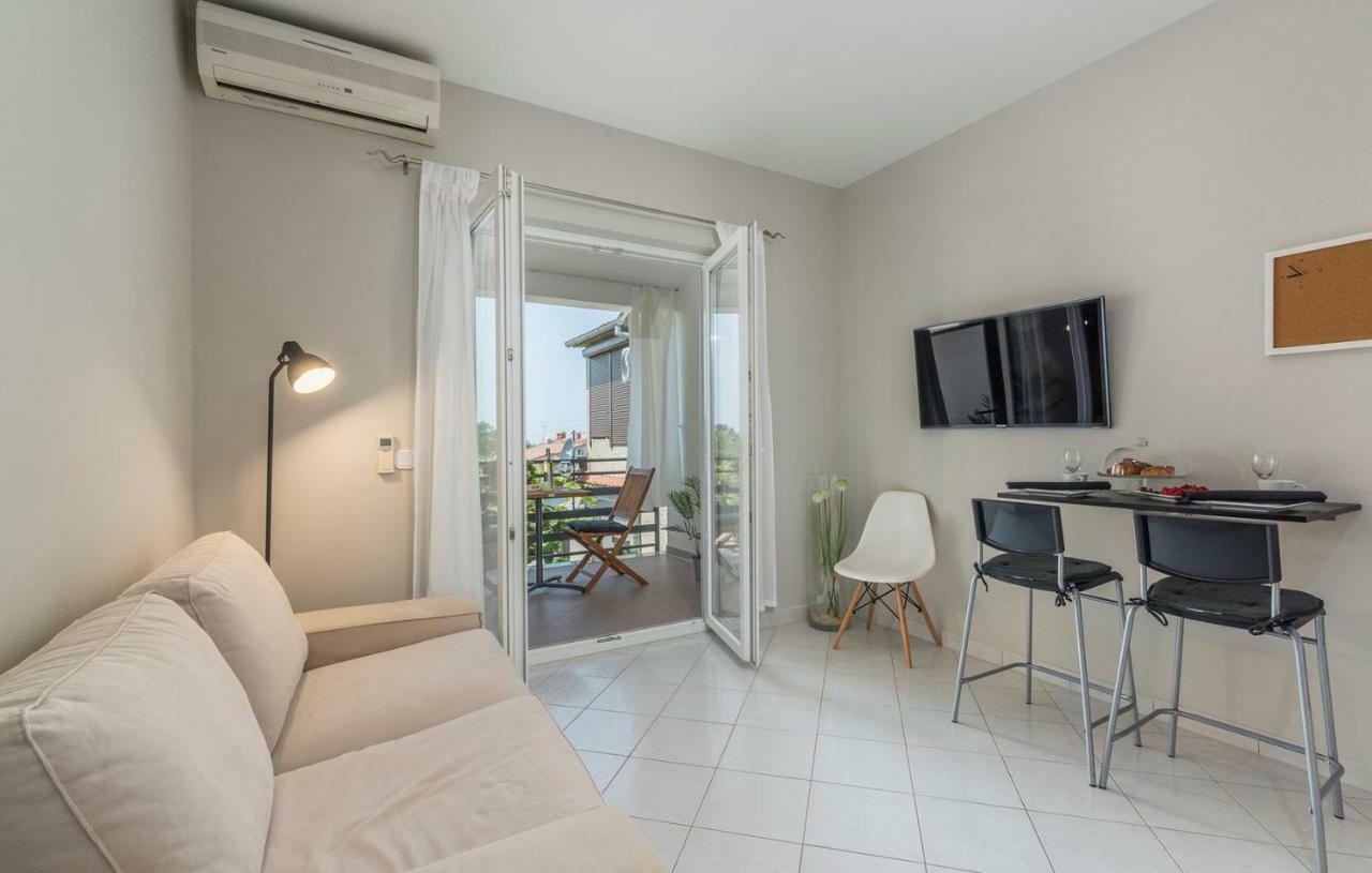 Apartment Green With Balcony Nova Vas  エクステリア 写真